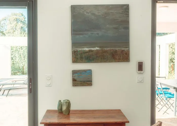 Elegant Designer By The Sea In Corsica 度假居