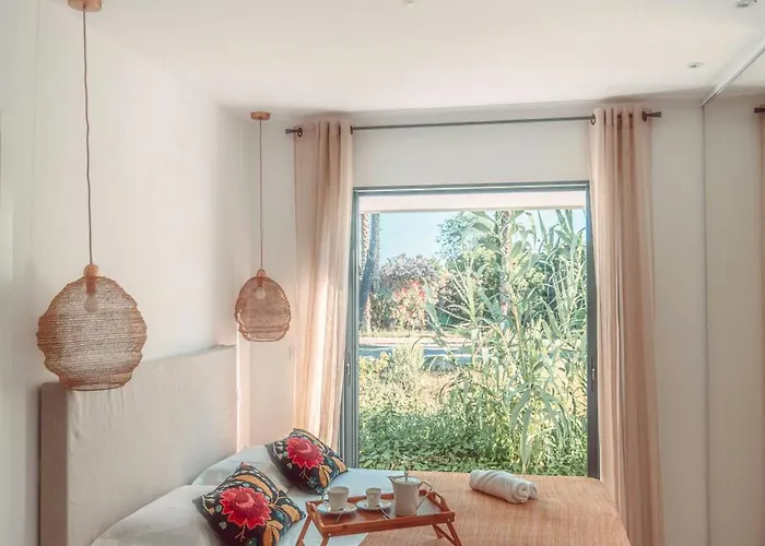 Elegant Designer By The Sea In Corsica 度假居